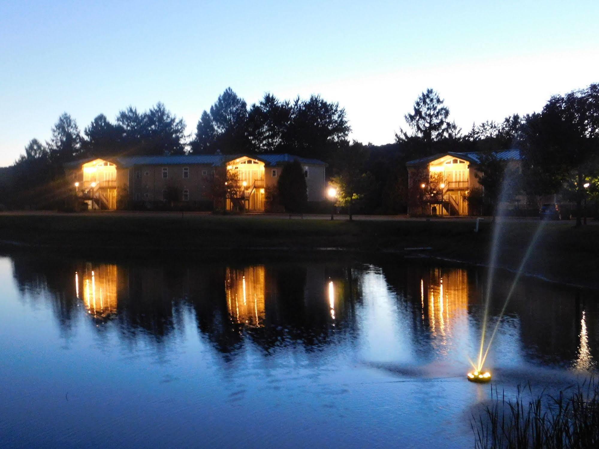 Fairway Suites At The Peak French Creek Exteriér fotografie